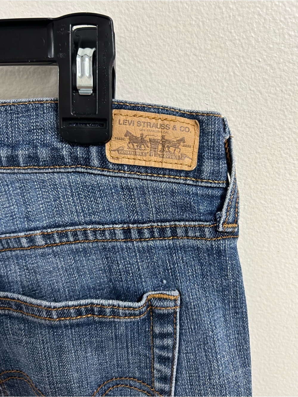 Levi's Medium Blue Straight-Leg Women's Jeans - Picture 6 of 6